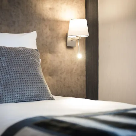 Le Rive Droite & 4*
