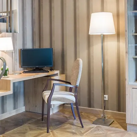 Le Rive Droite & Hotel Lourdes