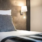 Le Rive Droite & 4*